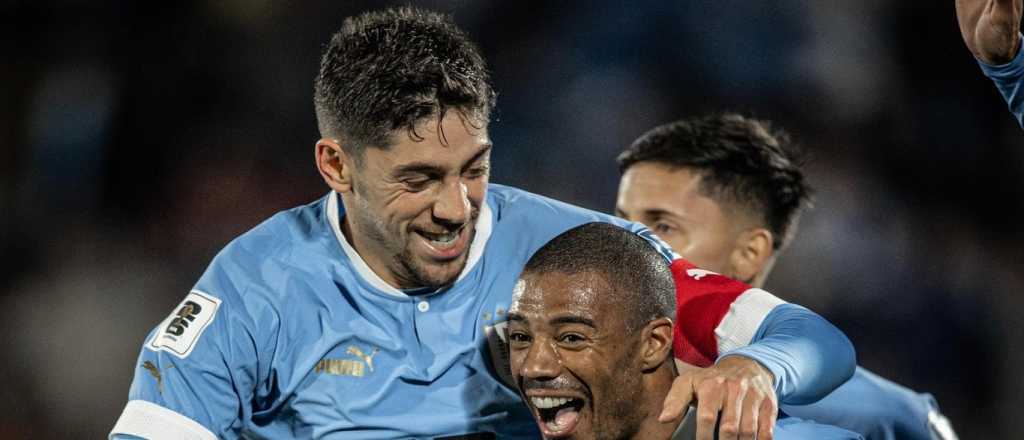 Video: los goles de la clara victoria de Uruguay ante Chile