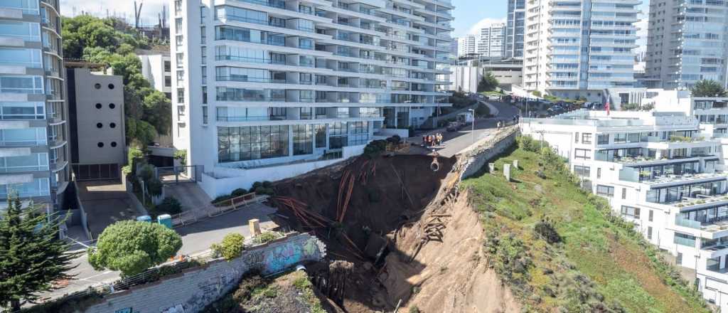 Fotos: el enorme socavón en Viña ya obligó a evacuar a 200 personas