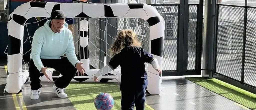 El tierno gesto de De Paul en el jardín de sus hijos que conmovió a sus fans