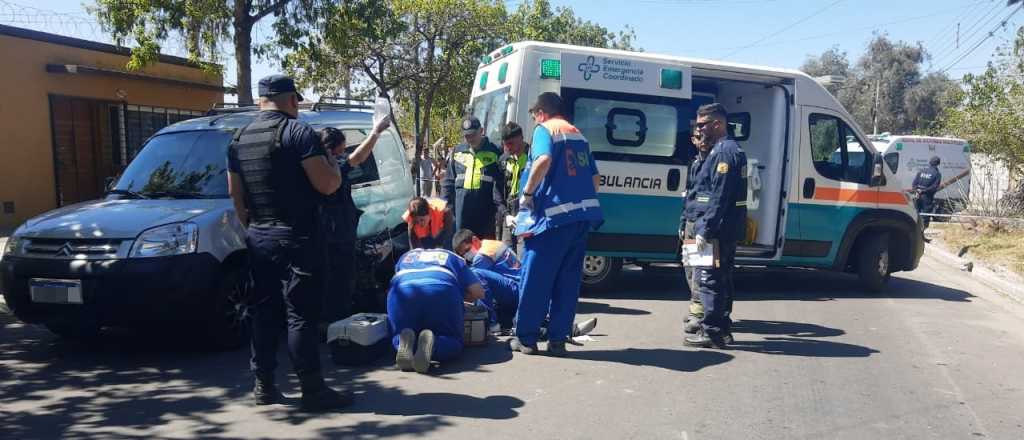 Un motociclista de 19 años chocó con una camioneta y murió en Godoy Cruz