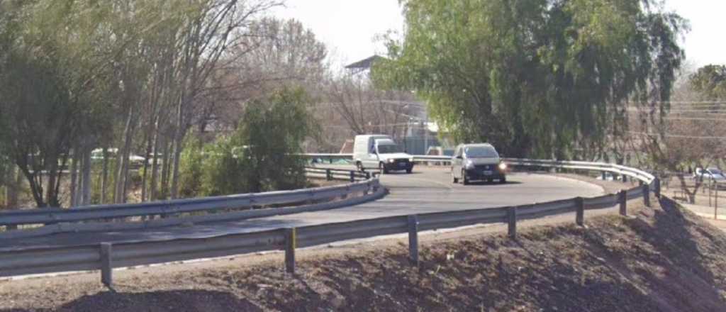 Un joven manejaba borracho en Maipú y chocó contra el guardarrail