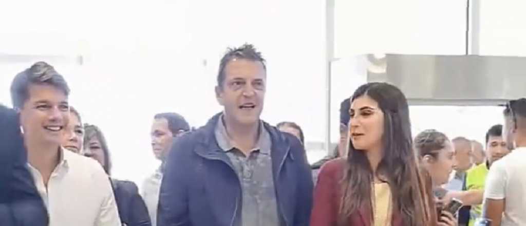 Video: Massa estaba "ido" en un acto de campaña y la imagen se viralizó