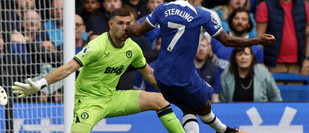 Video: show de atajadas del Dibu para el gran triunfo ante Chelsea