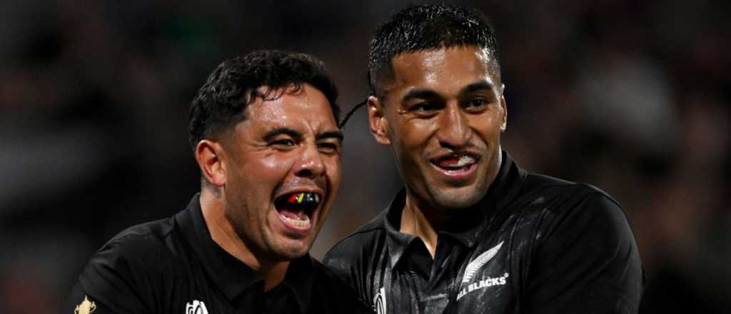 Paliza histórica: los All Blacks humillaron a Italia y van por todo