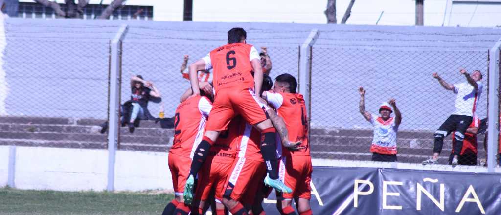 San Martín logró una goleada espectacular y abrochó la permanencia