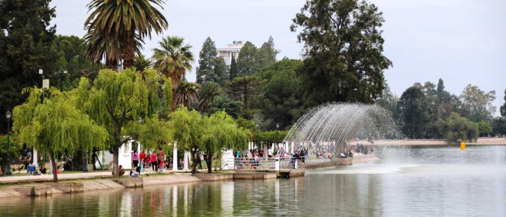 La nueva embarcación del Lago del Parque comienza a funcionar en noviembre