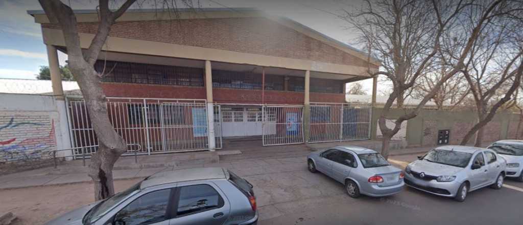 Un alumno amenazó a sus compañeros con un arma de fuego en Godoy Cruz