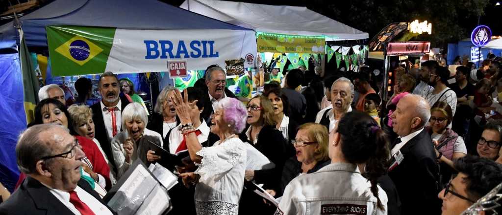 Guaymallén celebró Colectividades 2023 con una multitud