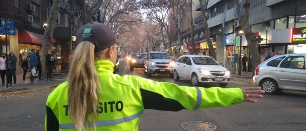 Tránsito complicado: cortes de calles en el microcentro por rotura de un caño