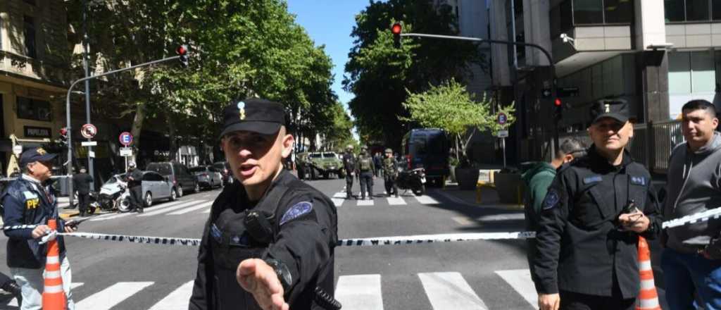 Iraquí con documentación falsa fue detenido frente a la Embajada de Israel