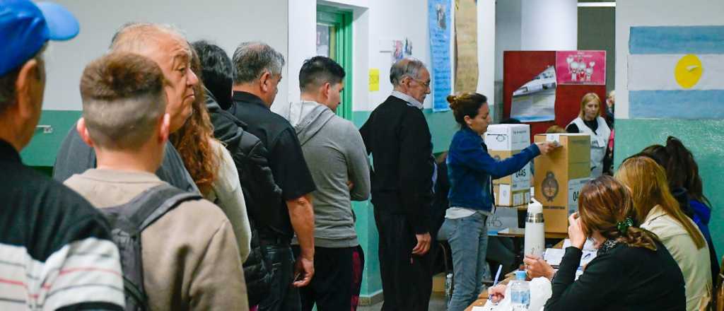 Cerraron los comicios en todo el país: votó el 74% del padrón