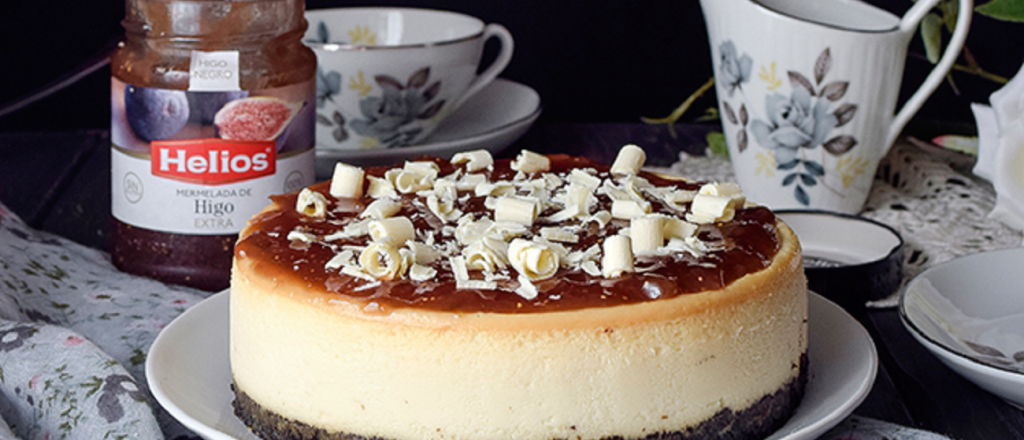 Cómo preparar una deliciosa tarta de queso con chocolate blanco e higos