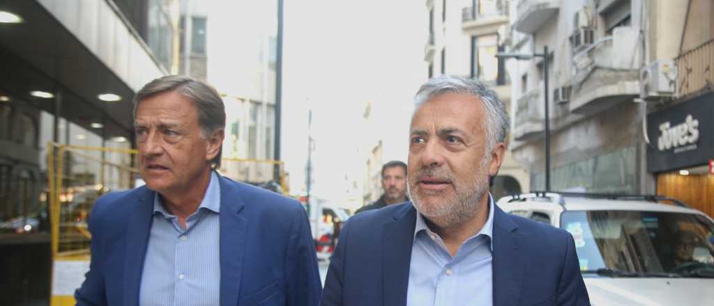 Cornejo y Suarez apuntaron contra los "radicales K" que apoyan a Massa