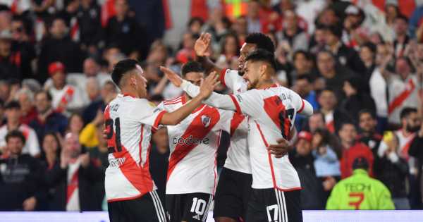 River Plate goleó a Independiente en el Más Monumental y recuperó el  liderazgo