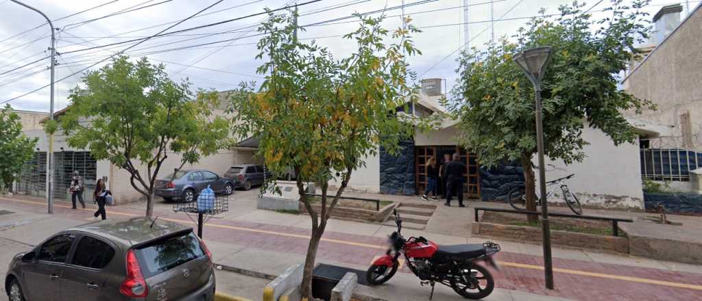 Se le rompió el auto en Maipú y le robaron todo