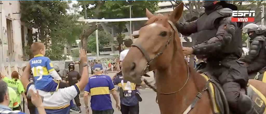 La policía reprimió a los hinchas de Boca en los ingresos al Maracaná