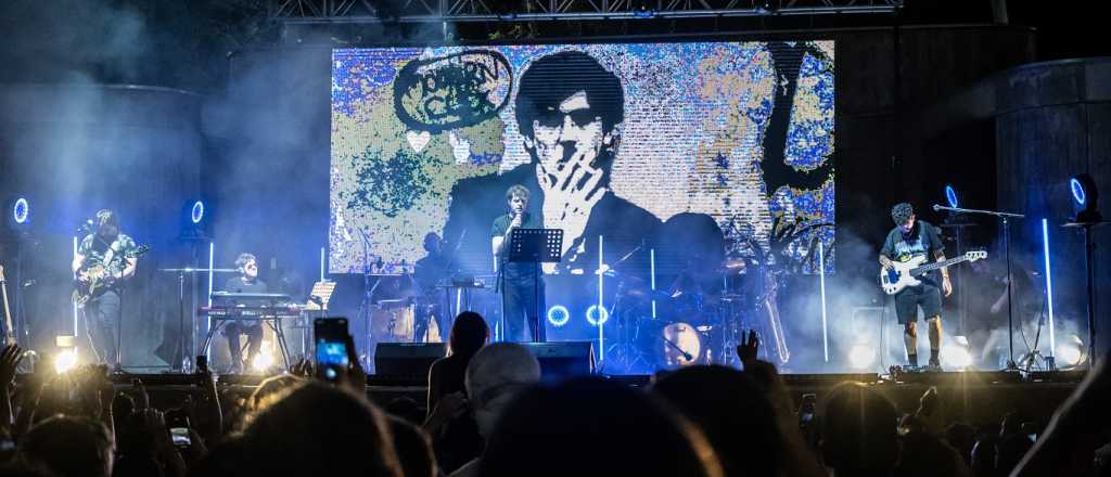 Cinco mil mendocinos homenajearon a Charly García en el Parque O'Higgins