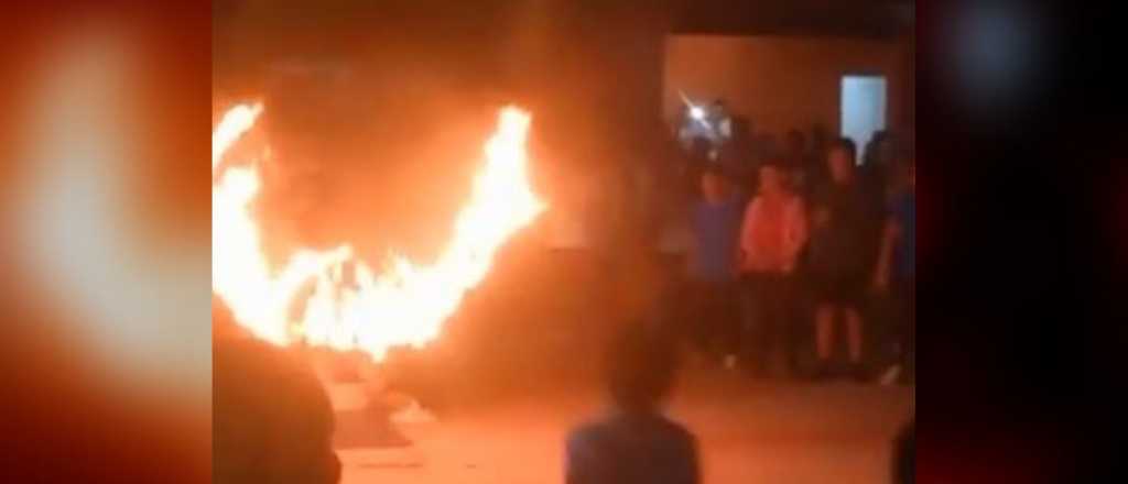 Video: un nene se prendió fuego en una clase de educación física