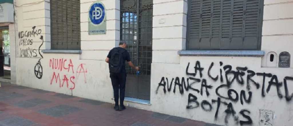 El PD acusó al massismo-kirchnerismo por las pintadas en su sede