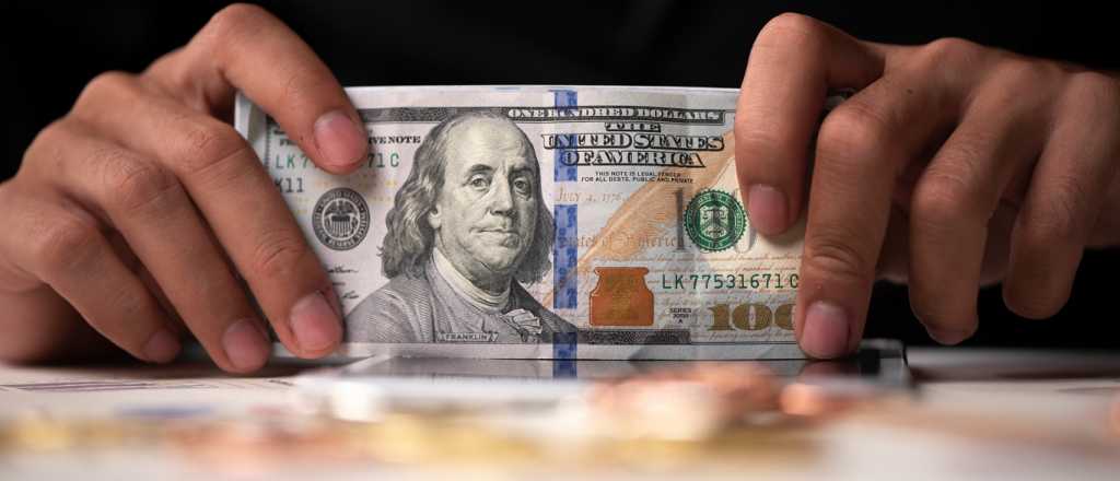 A cuánto está cotizando el dólar blue este lunes