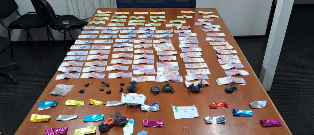 Detuvieron a dos personas con gran cantidad de droga en Maipú y Luján