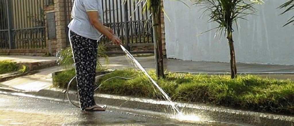 Según Aysam, en Mendoza se gasta cinco veces más agua