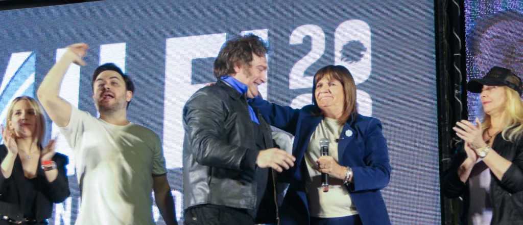 Milei cerró la campaña a todo trapo en Córdoba: Bullrich dijo presente