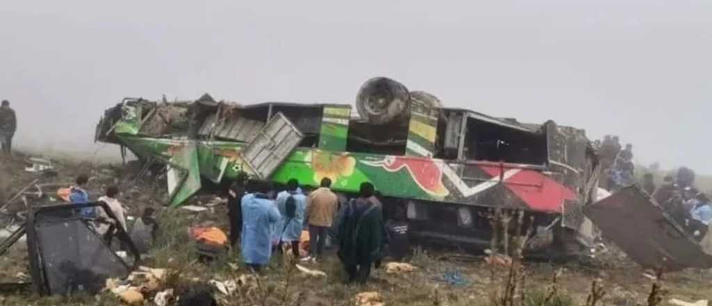 Video: ya son 23 los muertos en un accidente de un colectivo en Perú