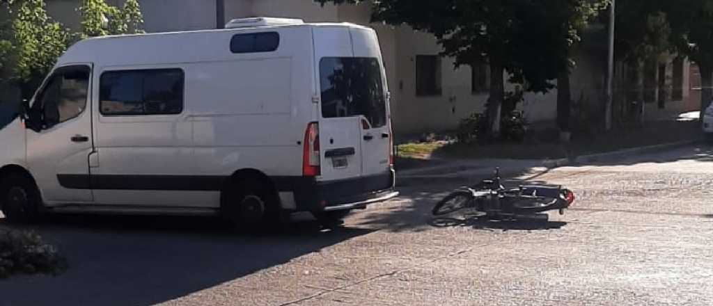 Una motociclista chocó contra un furgón y murió en San Rafael