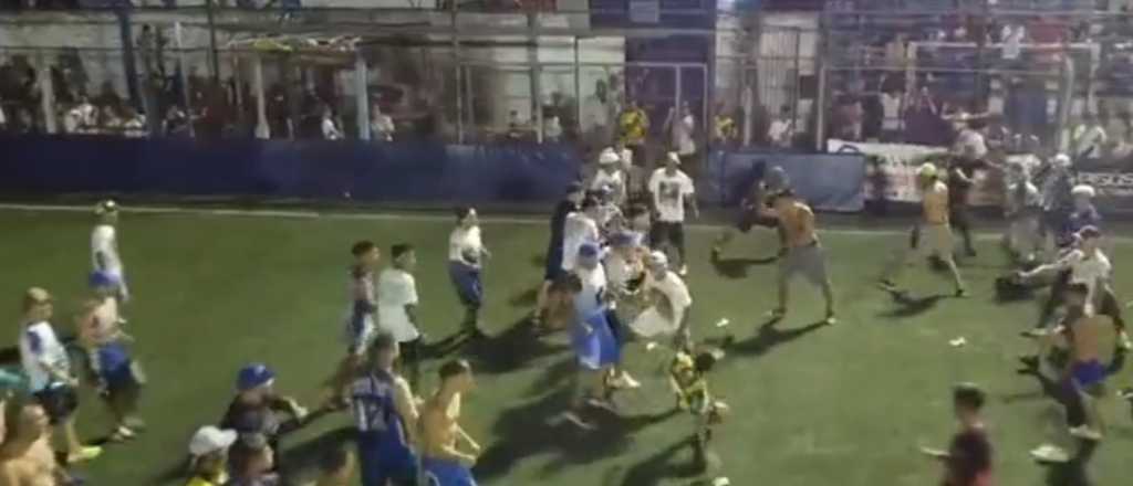 Video: batalla campal entre hinchas de Midland tras ascender a la B Metro