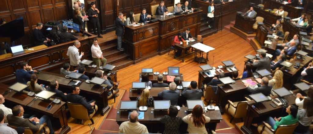 Una enmienda para empezar a "lavarle la cara" a la Legislatura