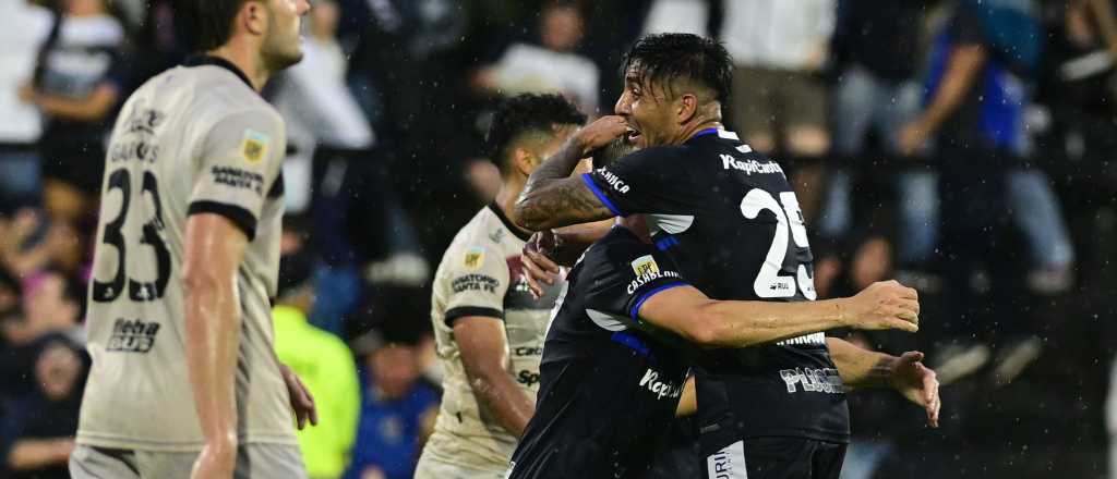 Gimnasia se salvó y mandó a Colón al descenso en una definición dramática