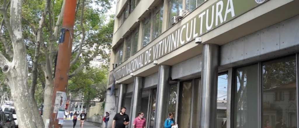 Sobre la hora, Hinojosa pasó a planta a 48 empleados del INV