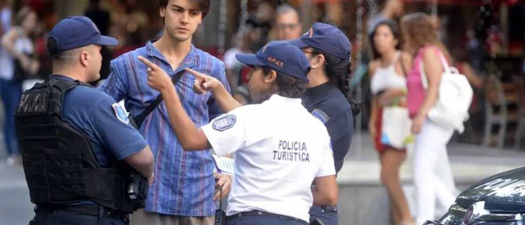 Cómo trabaja la Policía Turística de Mendoza y qué asistencia brinda