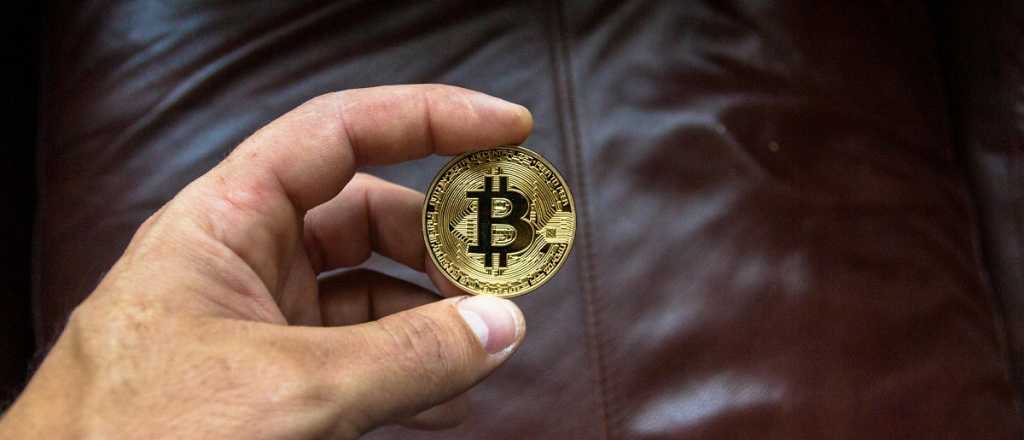 Bitcoin en picada por una vieja mega quiebra y las  ventas de dos potencias