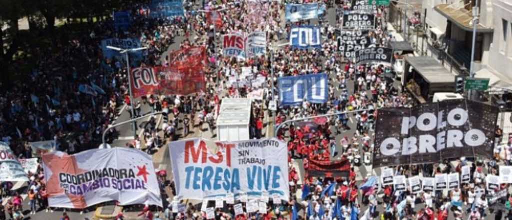 Planes sociales: habilitan línea para denunciar si te obligan a cortar calles