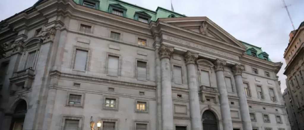 Préstamos bancarios cayeron a un mínimo histórico en 2023