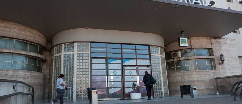 Un Bora y una moto chocaron: hay una mujer en estado crítico