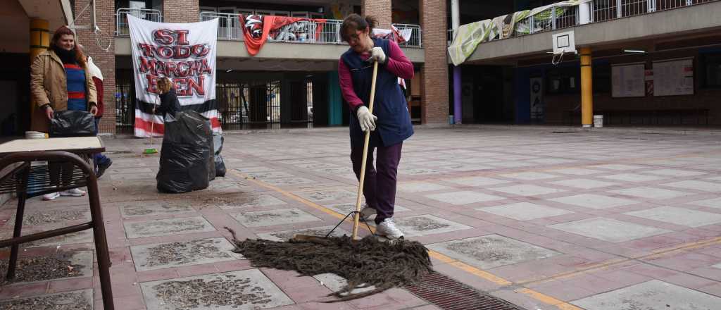 Los celadores de Mendoza pedirán al Gobierno un bono compensatorio