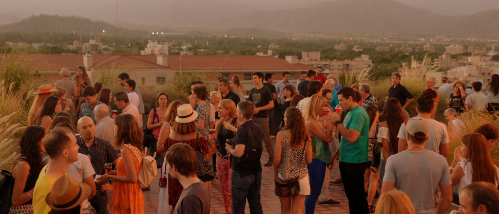 Un enero con vinos y atardeceres en la Ciudad de Mendoza