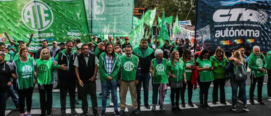 ATE amenaza con una "toma pacífica" de edificios en todo el país