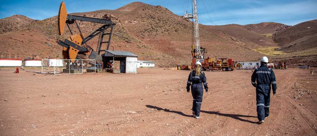 Aconcagua estrena su nuevo equipo para perforar un pozo en Mendoza