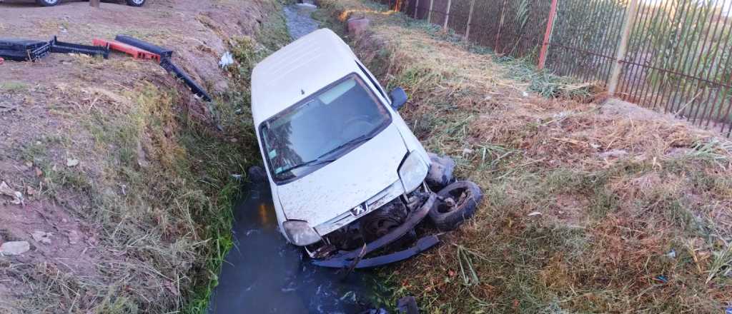 Un conductor borracho siguió de largo y terminó en una zanja en Guaymallén