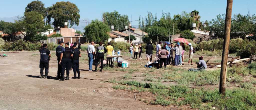 Quisieron tomar terrenos en Guaymallén y fueron desalojados