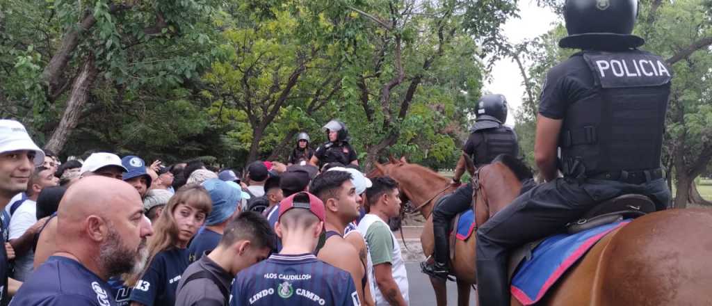 Sancionan a hinchas de la Lepra y no podrán entrar a la cancha por un año