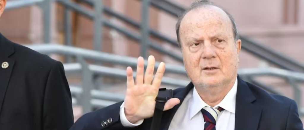 El Gobierno dice que Ferraro renunciará "por razones personales"