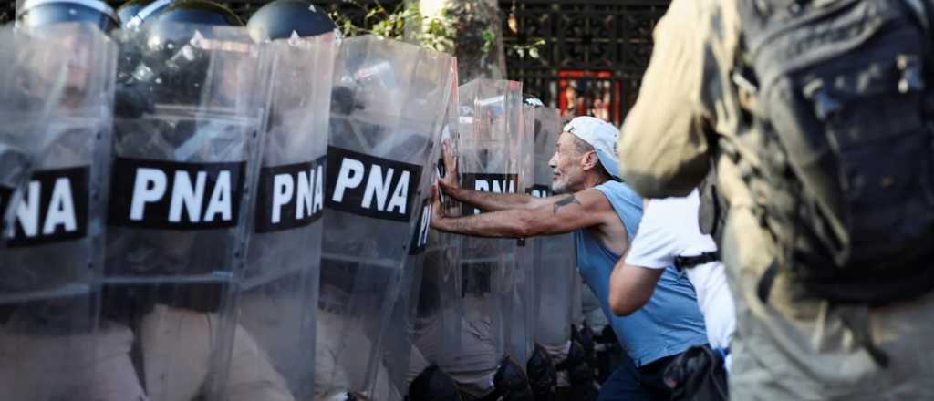 Incidentes en el segundo día de protestas frente al Congreso: un detenido