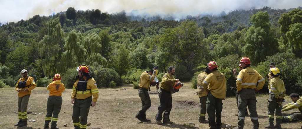 El viento puede complicar la lucha contra el fuego en Los Alerces