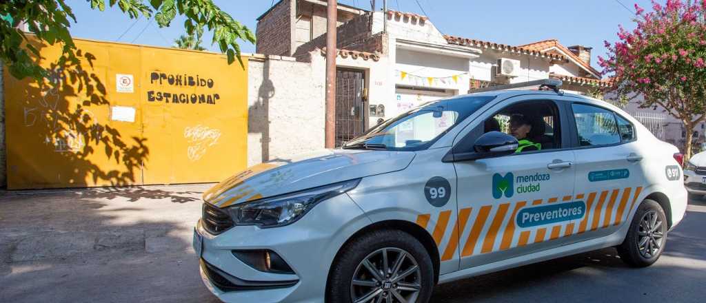 Detuvieron a tres vándalos que arrojaban botellas a casas en la Cuarta