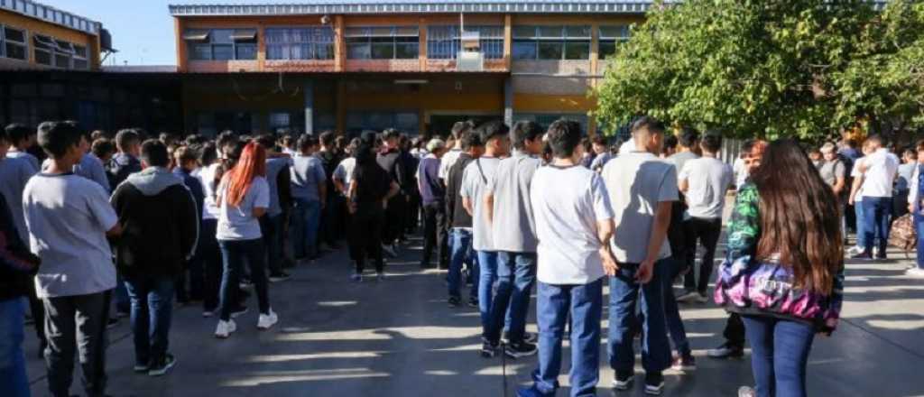 Dónde consultar por las vacantes para ingresar al secundario en Mendoza